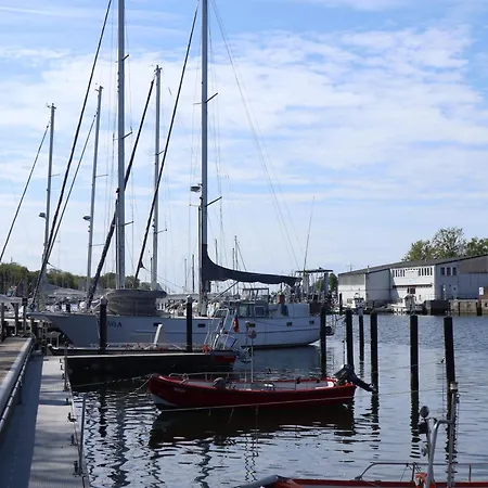 Fairschlafen Am Hafen *